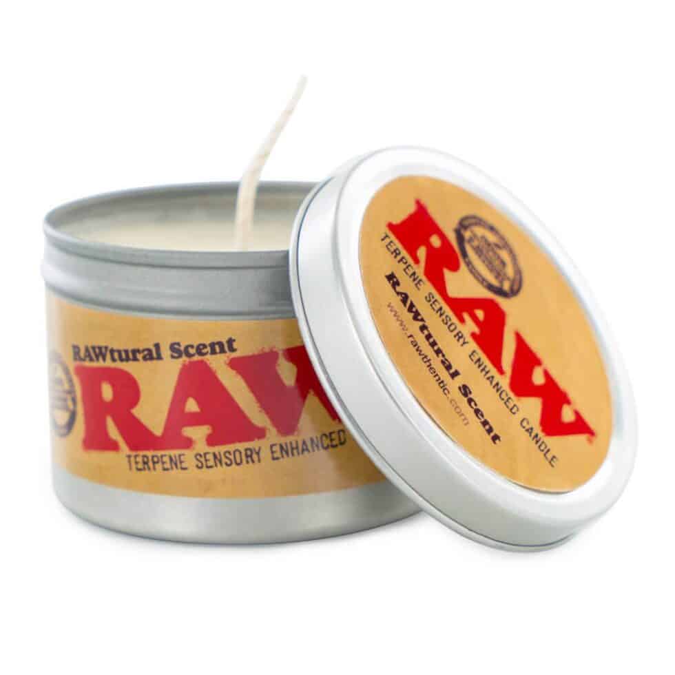 Scopri le Candele RAW Terpene per un'esperienza di aromaterapia naturale di Relax e Benessere. Materiali non OGM per una scelta rispettosa dell'ambiente.