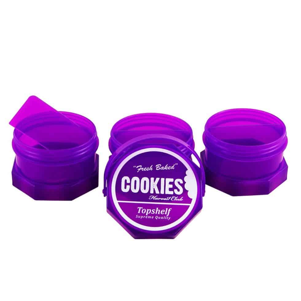 Conservate le vostre erbe preferite con Cookies 3 Parts Jar! Organizzate e portate con voi le vostre erbe aromatiche ovunque. Ordina dal negozio online!