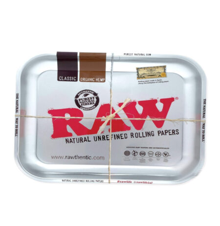 RAW Silver Metal Rolling Tray argento di alta qualità con design unico e autenticità garantita dal QR code. Bordo curvato e superficie resistente ai graffi.