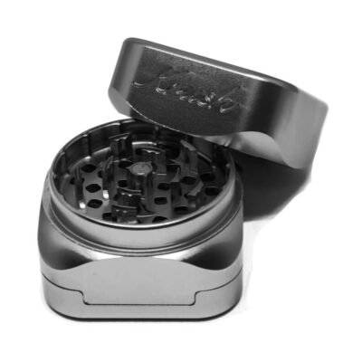 Krush Kube 3.0 Grinder in alluminio nero di alta qualità per ogni fumatore esigente. Non lasciarti sfuggire questo incredibile grinder !